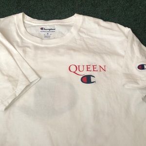 Men’s Champion tshirt- Queen - size M